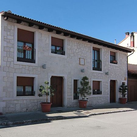Apartamentos Turisticos Los Abuelos Montemayor de Pililla Exteriér fotografie