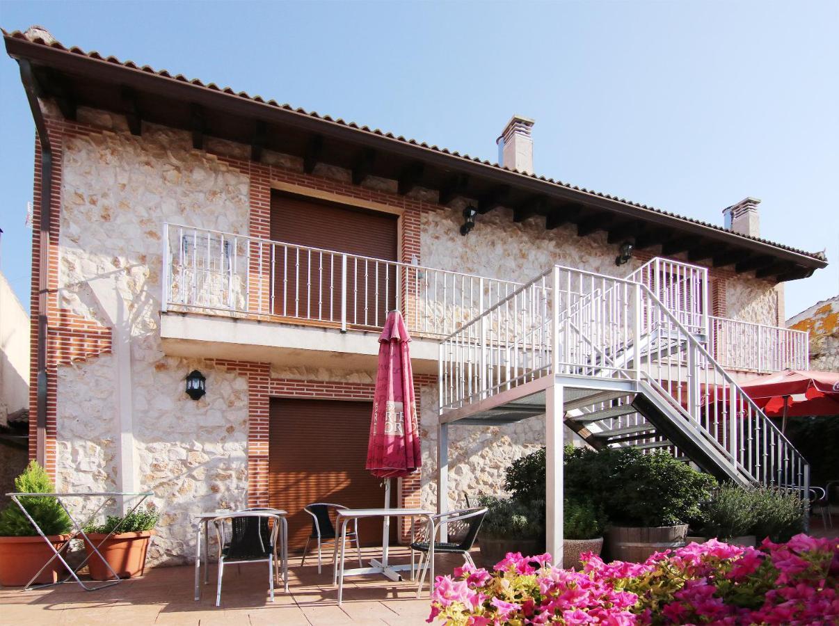 Apartamentos Turisticos Los Abuelos Montemayor de Pililla Exteriér fotografie