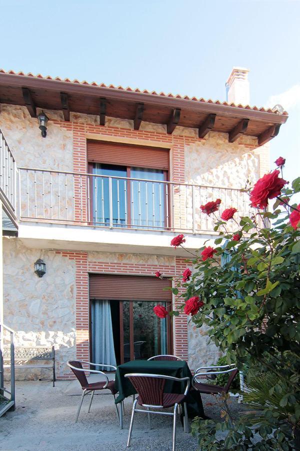 Apartamentos Turisticos Los Abuelos Montemayor de Pililla Exteriér fotografie