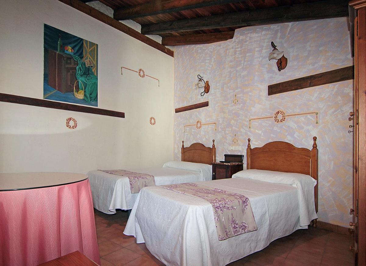 Apartamentos Turisticos Los Abuelos Montemayor de Pililla Exteriér fotografie