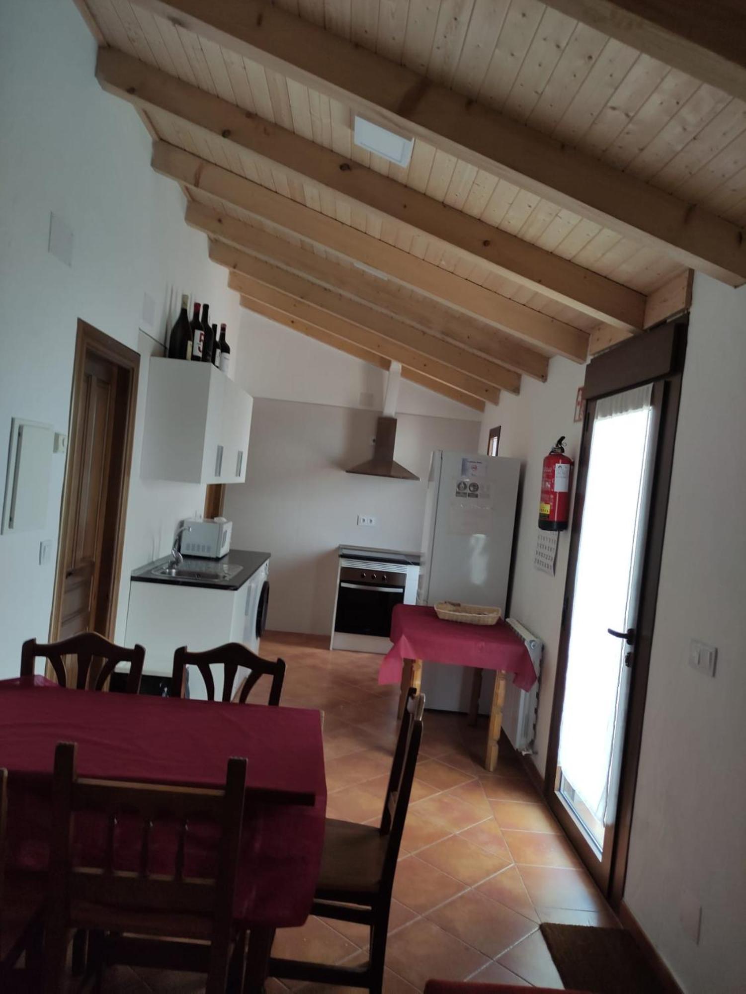 Apartamentos Turisticos Los Abuelos Montemayor de Pililla Exteriér fotografie