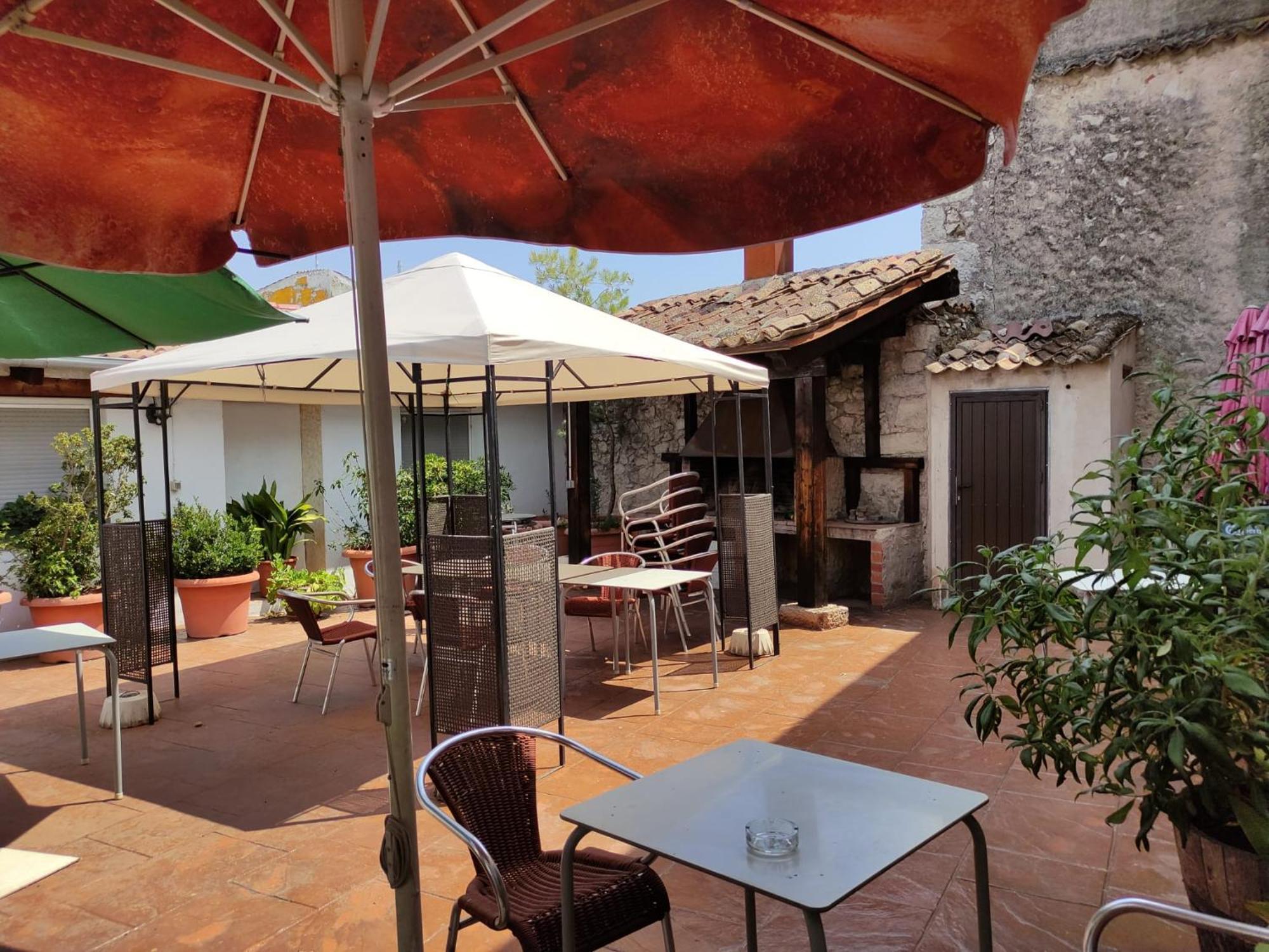 Apartamentos Turisticos Los Abuelos Montemayor de Pililla Exteriér fotografie