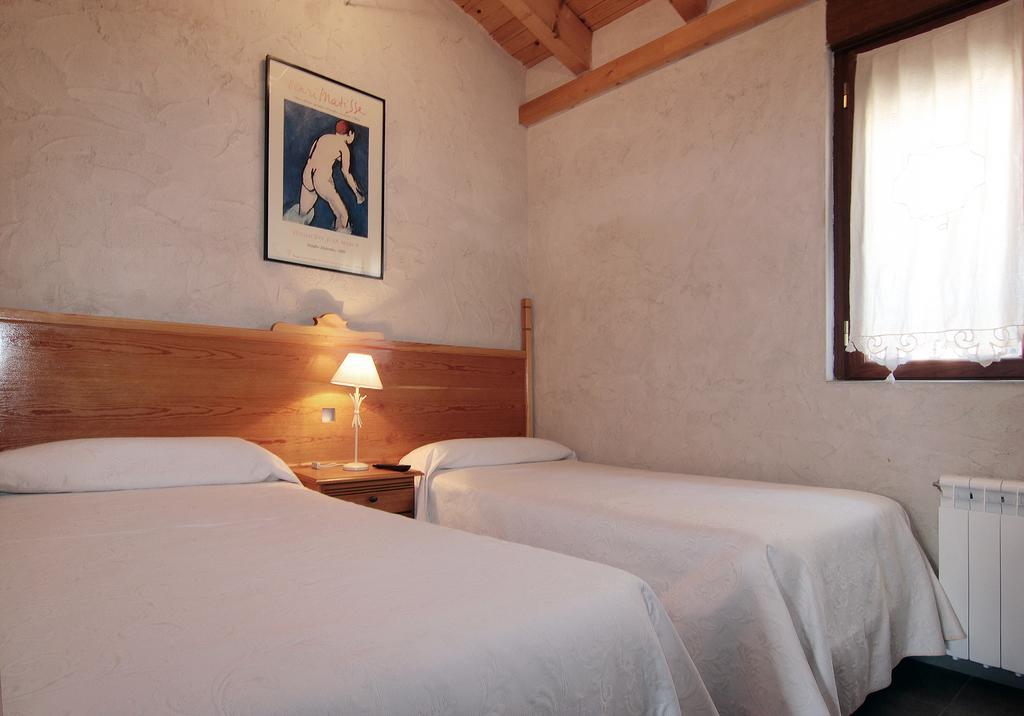 Apartamentos Turisticos Los Abuelos Montemayor de Pililla Exteriér fotografie