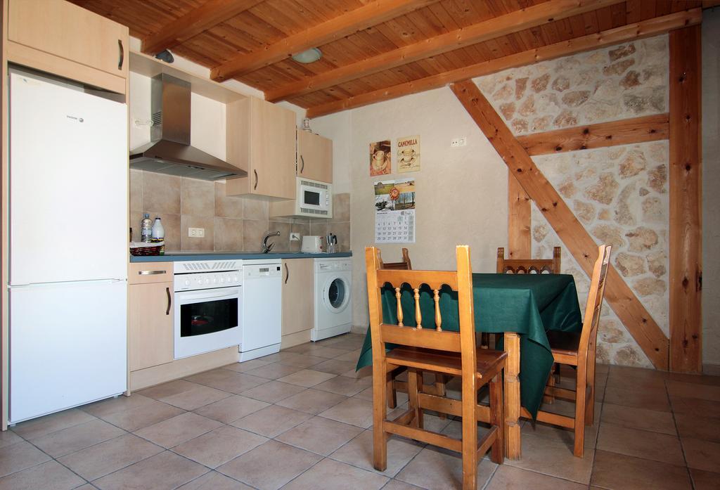 Apartamentos Turisticos Los Abuelos Montemayor de Pililla Exteriér fotografie