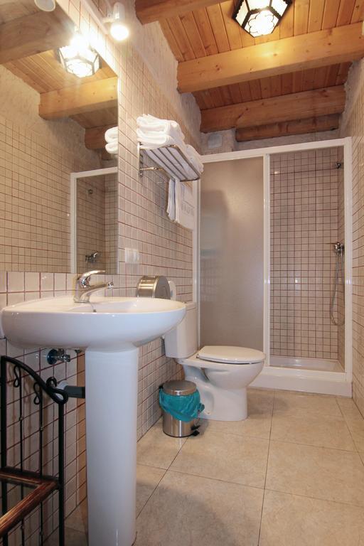 Apartamentos Turisticos Los Abuelos Montemayor de Pililla Exteriér fotografie