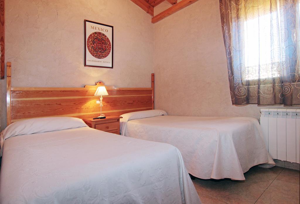Apartamentos Turisticos Los Abuelos Montemayor de Pililla Exteriér fotografie