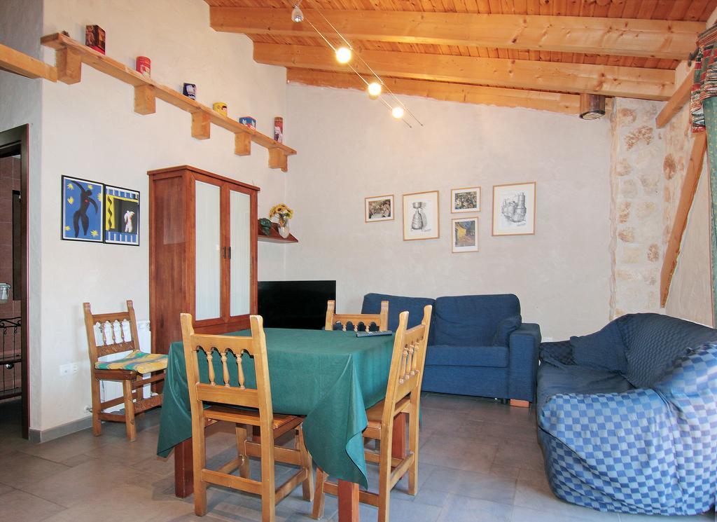 Apartamentos Turisticos Los Abuelos Montemayor de Pililla Exteriér fotografie